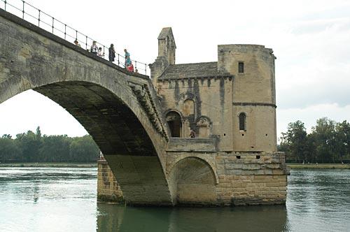 Le Pont Saint-Bénézet et la légende du célèbre pont – Avignon