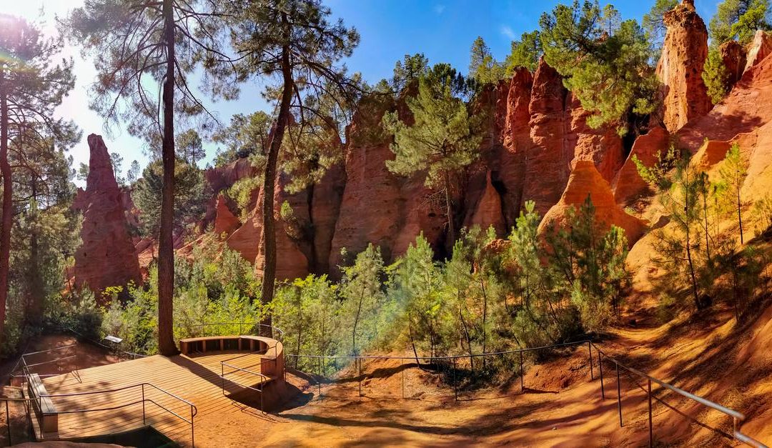 Les carrières d&rsquo;ocre et l&rsquo;épopée industrielle du Colorado Provençal – Rustrel
